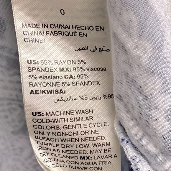 CHICO'S TOP - SMALL - Picture 9 of 9